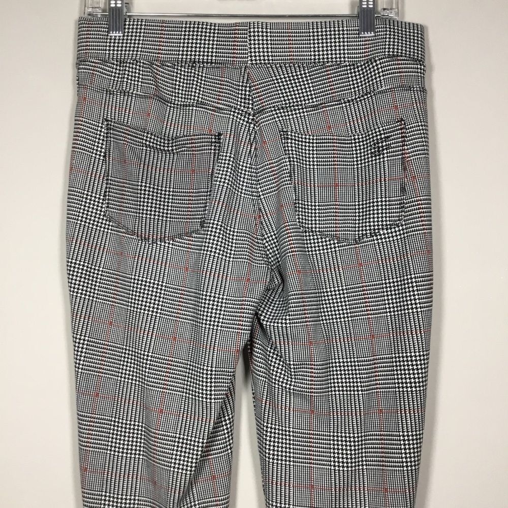 Plaid and houndstooth white black and red pull on leggings with pockets size M - Picture 5 of 7
